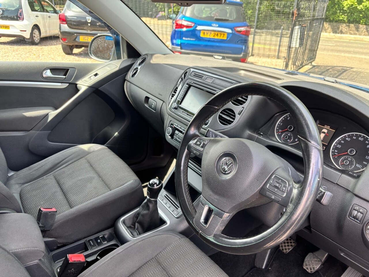 2012 VOLKSWAGEN TIGUAN 2.0 TDI BlueMotion Tech SE SUV 5dr Diesel Manual 4WD Euro 5 (s/s) (140 ps) - vehicle photo 9 for sale on PureCar