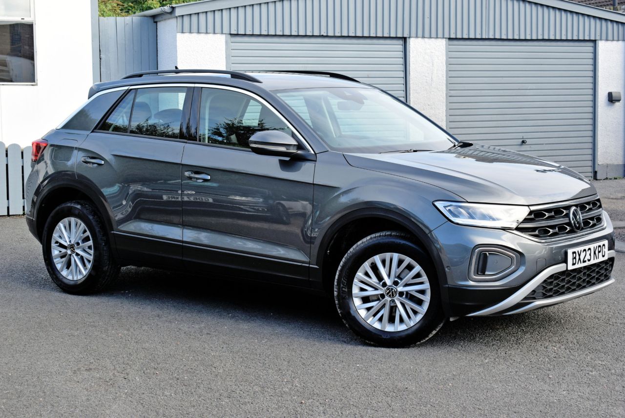2023 VOLKSWAGEN T-ROC 1.5 TSI Life SUV 5dr Petrol DSG Euro 6 (s/s) (150 ps) Android Auto/Apple Ca - vehicle photo 2 for sale on PureCar