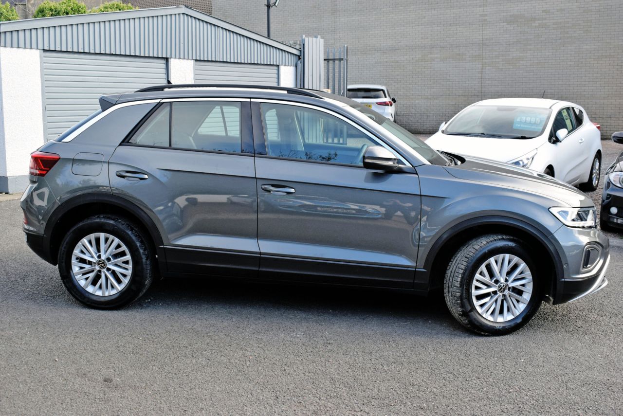 2023 VOLKSWAGEN T-ROC 1.5 TSI Life SUV 5dr Petrol DSG Euro 6 (s/s) (150 ps) Android Auto/Apple Ca - vehicle photo 3 for sale on PureCar