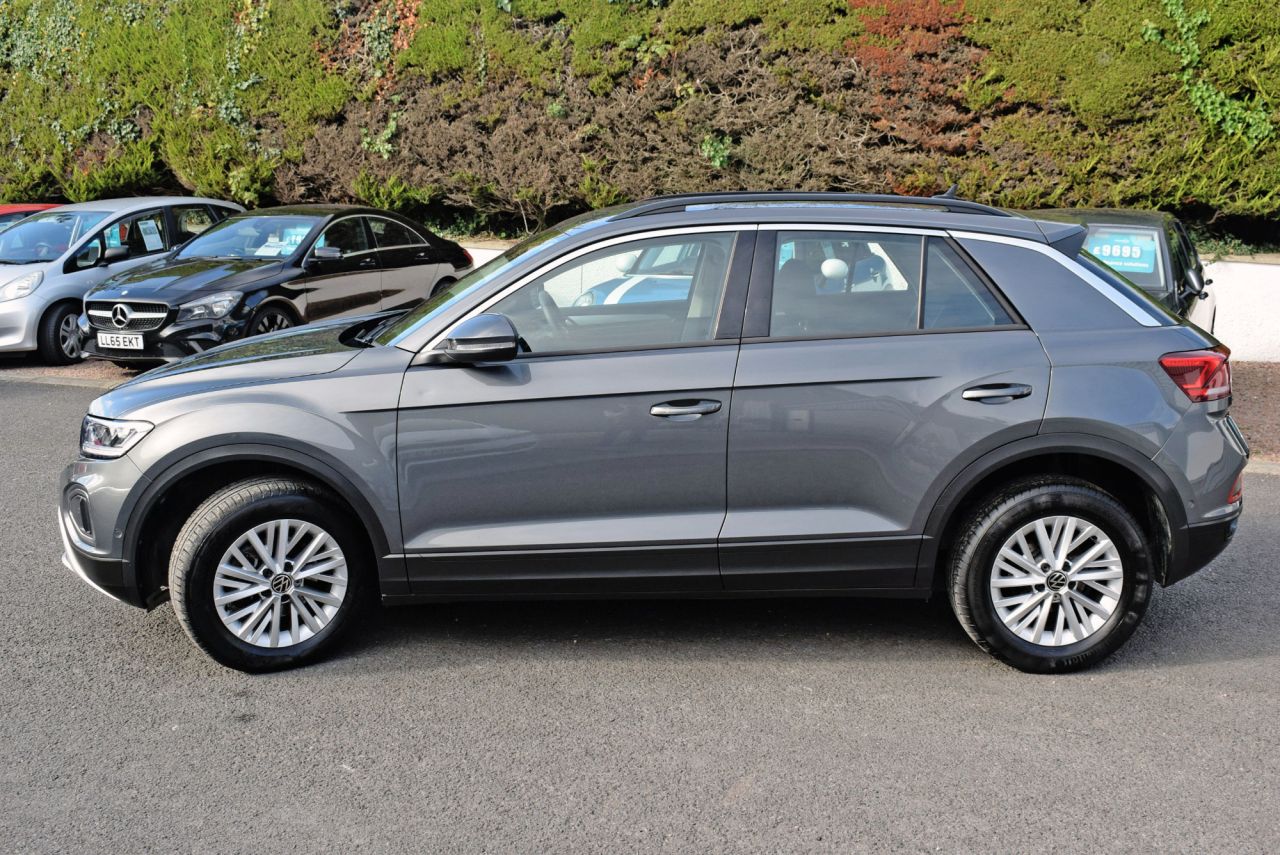 2023 VOLKSWAGEN T-ROC 1.5 TSI Life SUV 5dr Petrol DSG Euro 6 (s/s) (150 ps) Android Auto/Apple Ca - vehicle photo 8 for sale on PureCar