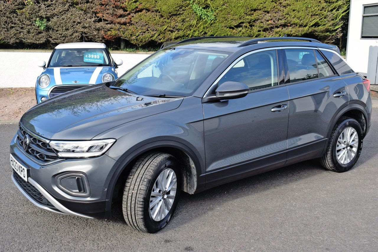2023 VOLKSWAGEN T-ROC 1.5 TSI Life SUV 5dr Petrol DSG Euro 6 (s/s) (150 ps) Android Auto/Apple Ca - vehicle photo 9 for sale on PureCar