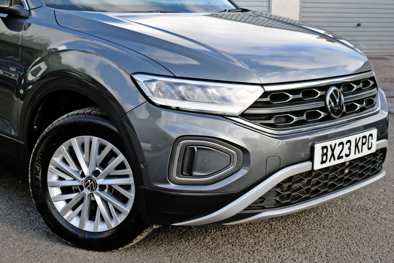 2023 VOLKSWAGEN T-ROC 1.5 TSI Life SUV 5dr Petrol DSG Euro 6 (s/s) (150 ps) Android Auto/Apple Ca - vehicle photo 11 for sale on PureCar