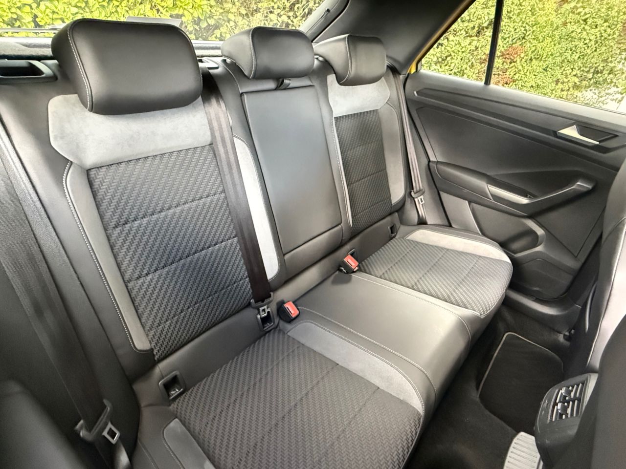 2019 VOLKSWAGEN T-ROC 1.5 TSI GPF EVO R-Line SUV 5dr Petrol Manual Euro 6 (s/s) (150 ps) - vehicle photo 23 for sale on PureCar