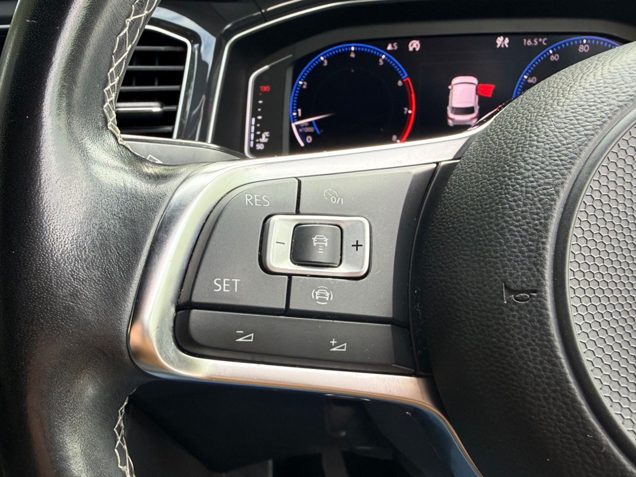 2019 VOLKSWAGEN T-ROC 1.5 TSI GPF EVO R-Line SUV 5dr Petrol Manual Euro 6 (s/s) (150 ps) - vehicle photo 28 for sale on PureCar