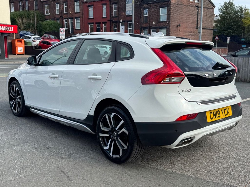 2019 Volvo V40 Cross Country — image 5