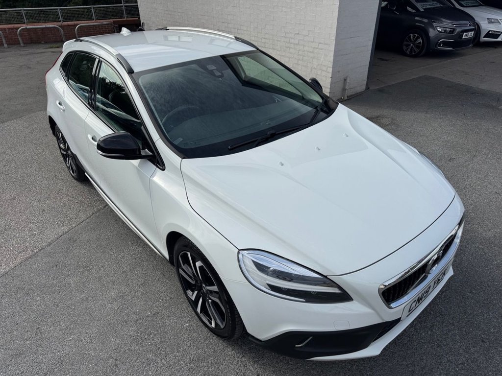 2019 Volvo V40 Cross Country — image 9