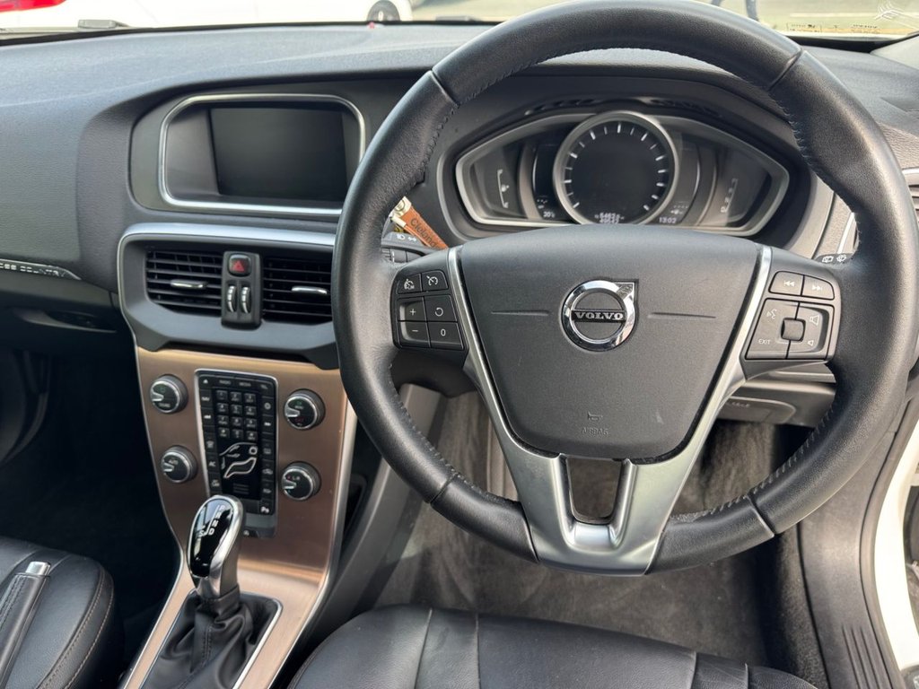 2019 Volvo V40 Cross Country — image 23