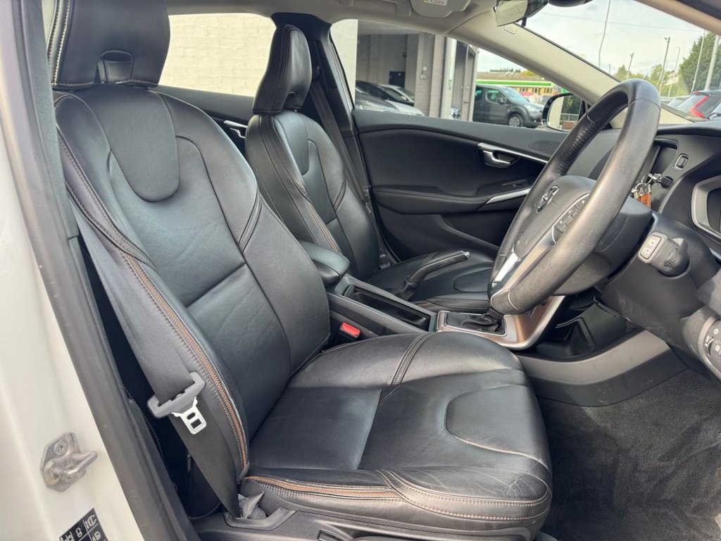 2019 Volvo V40 Cross Country — image 20