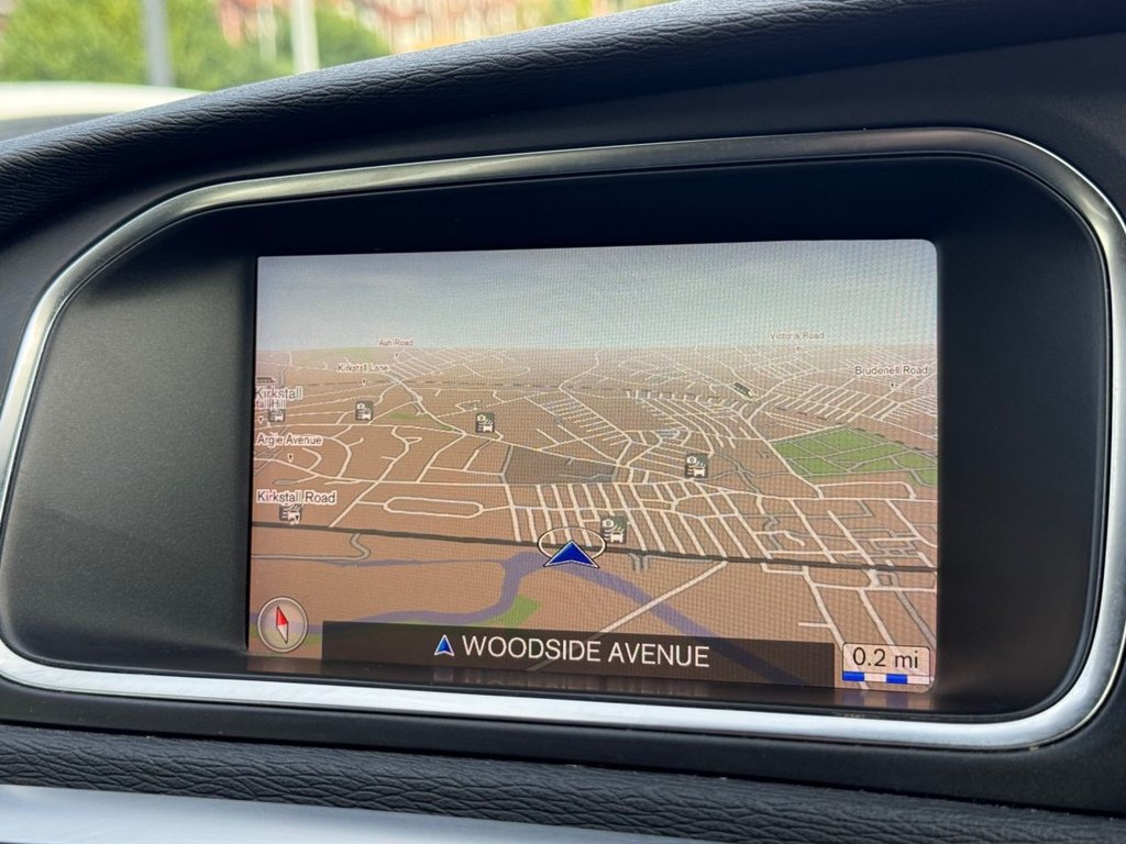 2019 Volvo V40 Cross Country — image 28