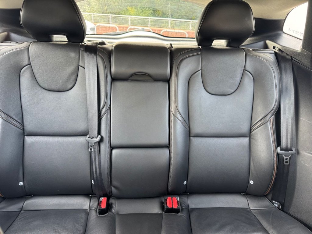 2019 Volvo V40 Cross Country — image 22