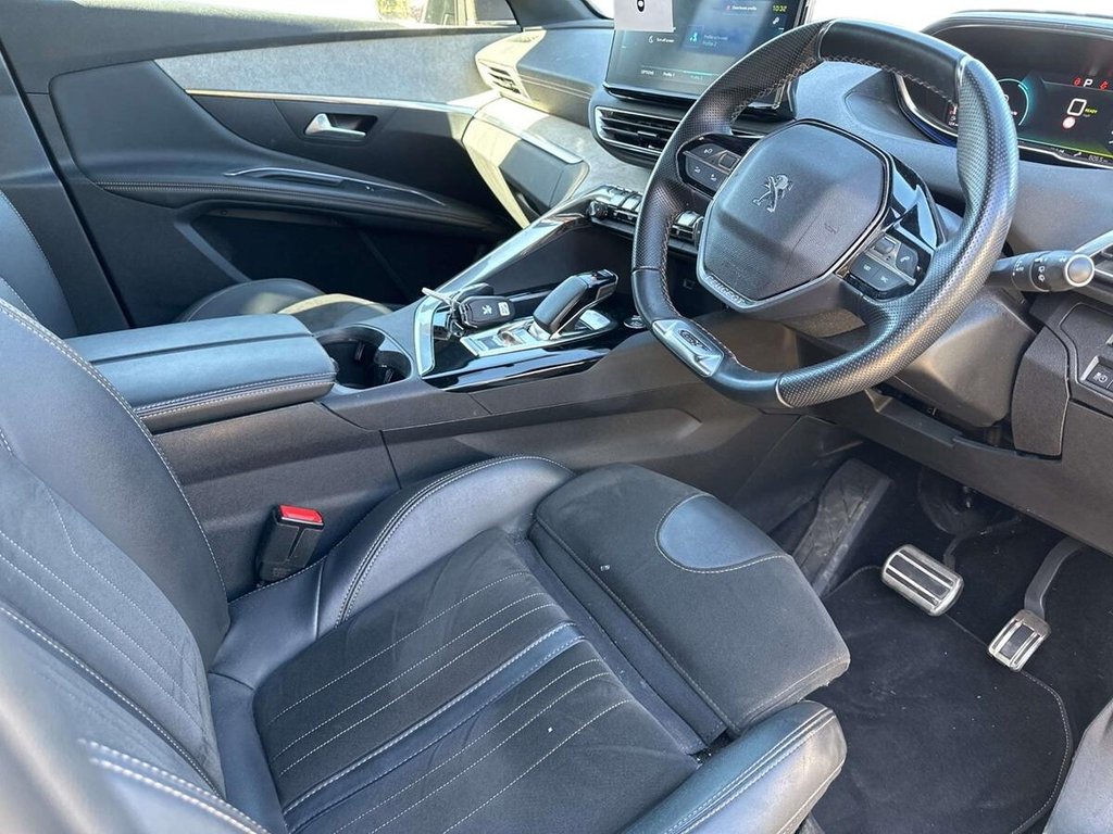 2023 Peugeot 3008 — image 6