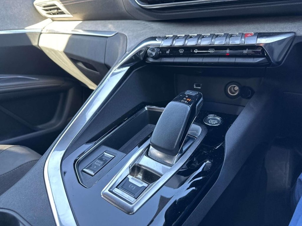 2023 Peugeot 3008 — image 9