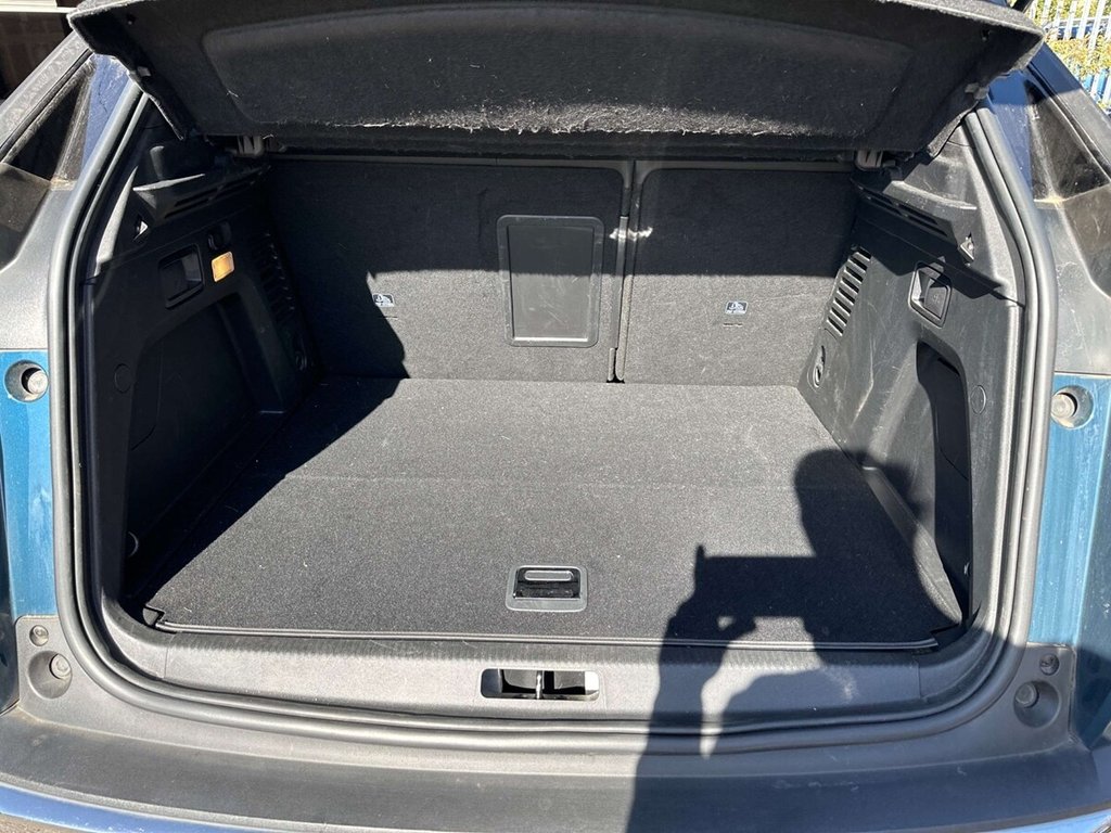 2023 Peugeot 3008 — image 13