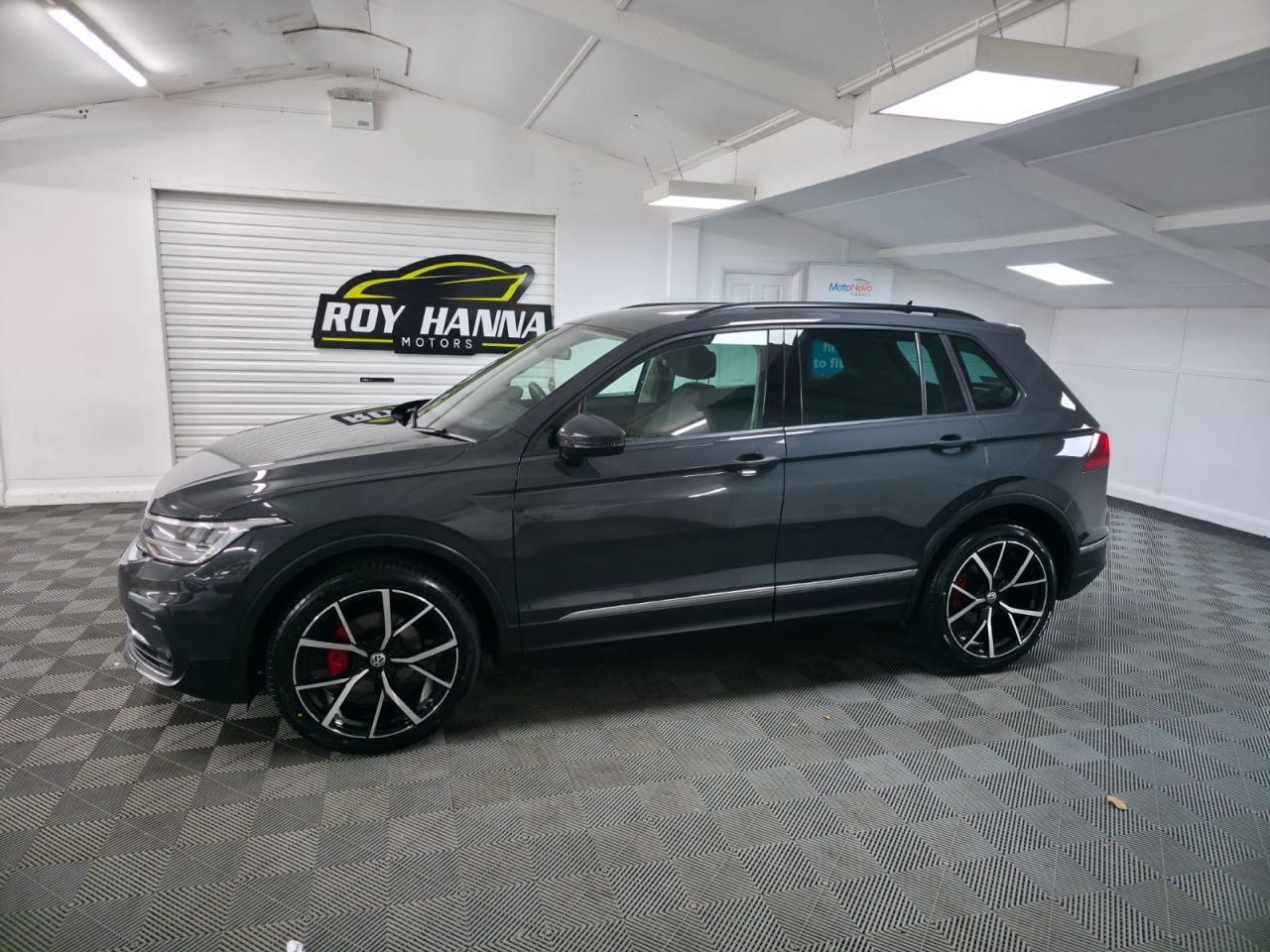2022 VOLKSWAGEN TIGUAN 1.5 TSI Life SUV 5dr Petrol Manual Euro 6 (s/s) (150 ps) 1 Owner - Sensors - vehicle photo 2 for sale on PureCar