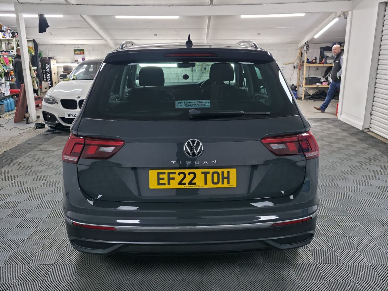 2022 VOLKSWAGEN TIGUAN 1.5 TSI Life SUV 5dr Petrol Manual Euro 6 (s/s) (150 ps) 1 Owner - Sensors - vehicle photo 4 for sale on PureCar
