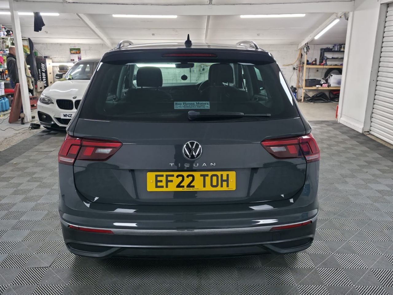 2022 VOLKSWAGEN TIGUAN 1.5 TSI Life SUV 5dr Petrol Manual Euro 6 (s/s) (150 ps) 1 Owner - Sensors - vehicle photo 5 for sale on PureCar