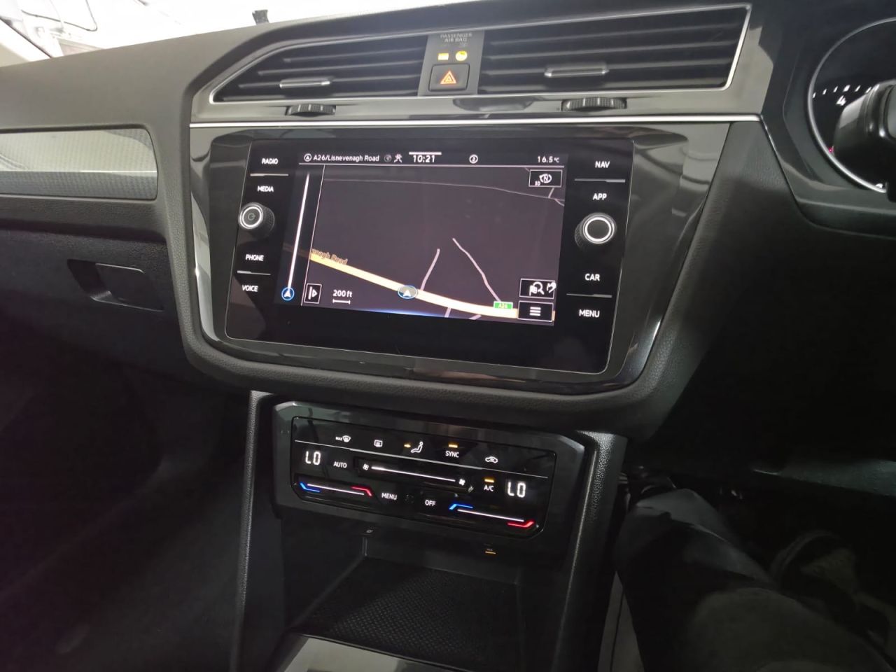 2022 VOLKSWAGEN TIGUAN 1.5 TSI Life SUV 5dr Petrol Manual Euro 6 (s/s) (150 ps) 1 Owner - Sensors - vehicle photo 23 for sale on PureCar