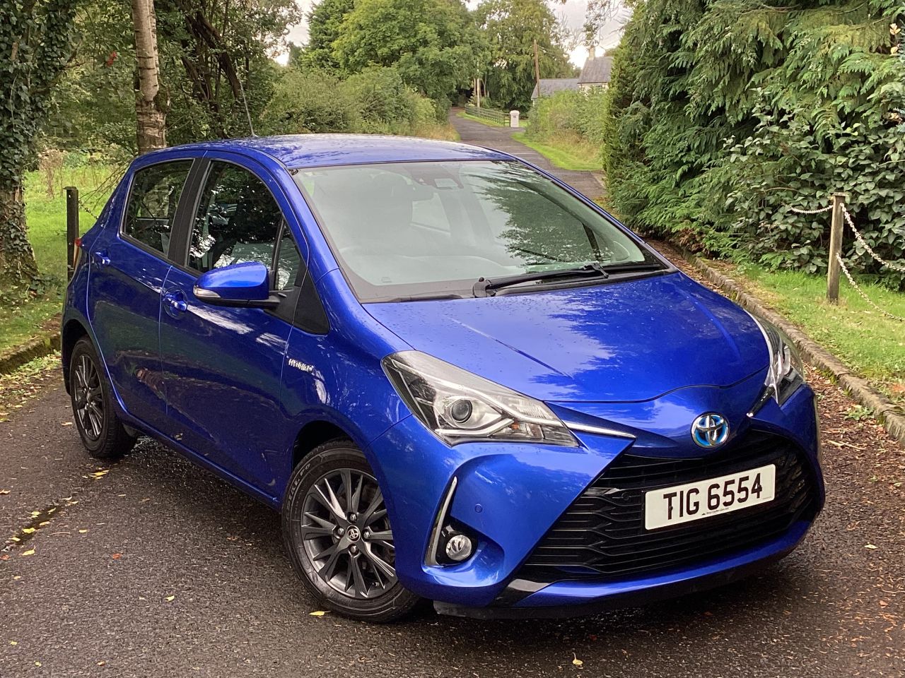 2018 TOYOTA YARIS 1.5 VVT-h Icon Tech Hatchback 5dr Petrol Hybrid E-CVT Euro 6 (s/s) (100 ps) - vehicle photo 2 for sale on PureCar