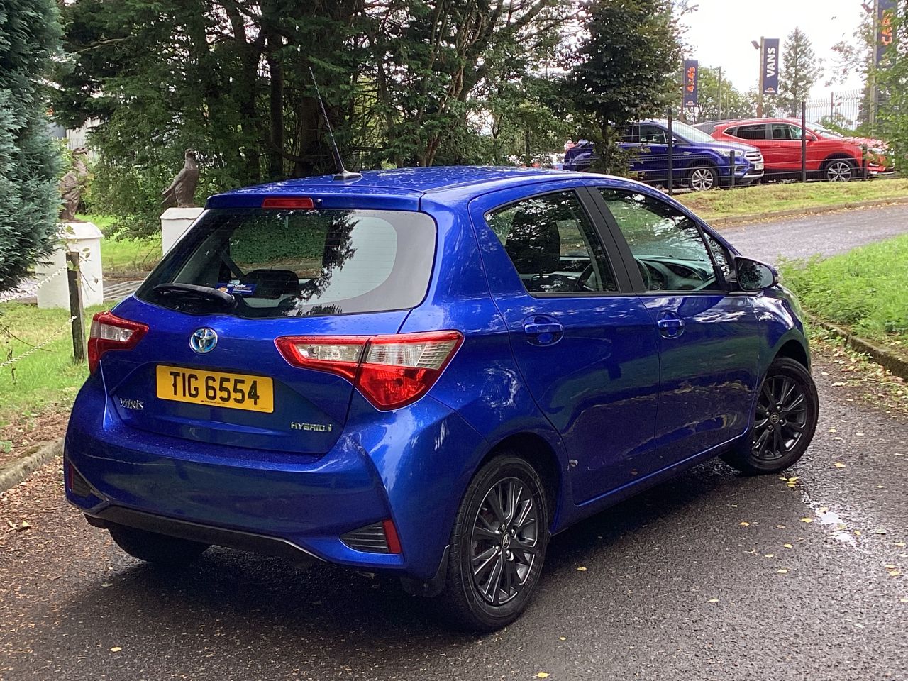 2018 TOYOTA YARIS 1.5 VVT-h Icon Tech Hatchback 5dr Petrol Hybrid E-CVT Euro 6 (s/s) (100 ps) - vehicle photo 3 for sale on PureCar