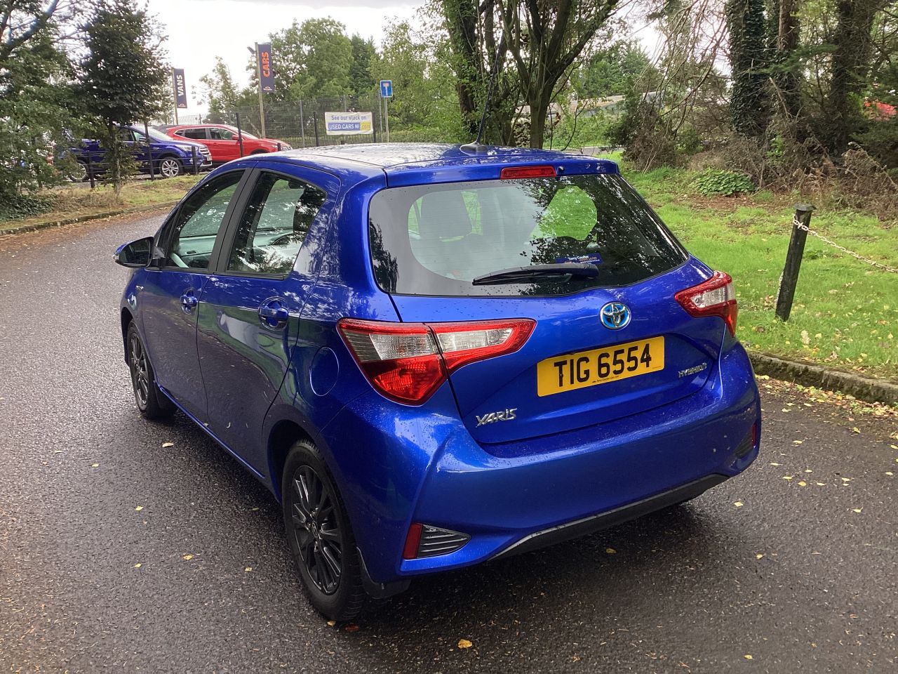 2018 TOYOTA YARIS 1.5 VVT-h Icon Tech Hatchback 5dr Petrol Hybrid E-CVT Euro 6 (s/s) (100 ps) - vehicle photo 10 for sale on PureCar