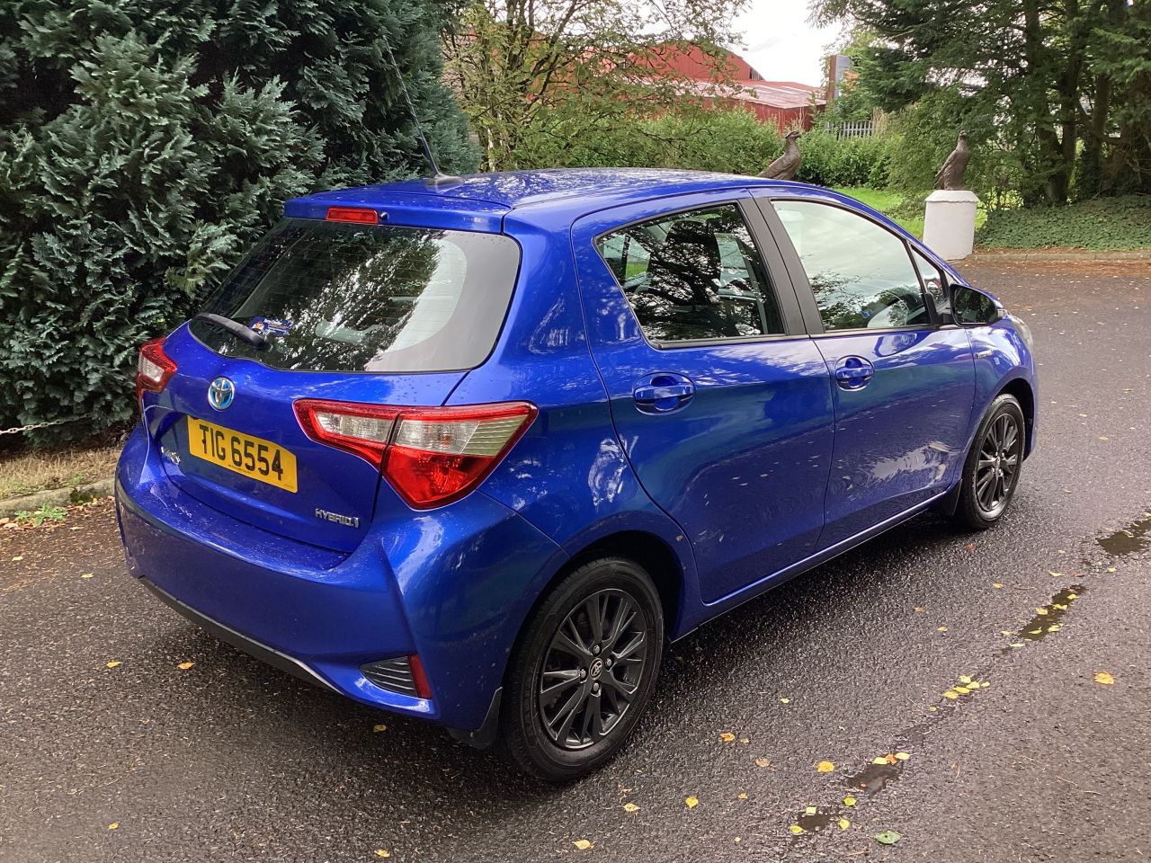 2018 TOYOTA YARIS 1.5 VVT-h Icon Tech Hatchback 5dr Petrol Hybrid E-CVT Euro 6 (s/s) (100 ps) - vehicle photo 12 for sale on PureCar