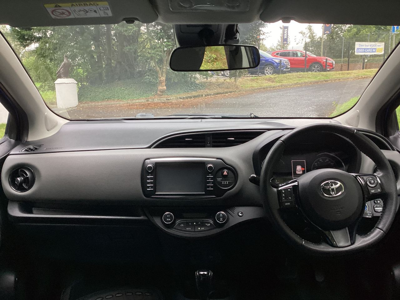 2018 TOYOTA YARIS 1.5 VVT-h Icon Tech Hatchback 5dr Petrol Hybrid E-CVT Euro 6 (s/s) (100 ps) - vehicle photo 16 for sale on PureCar