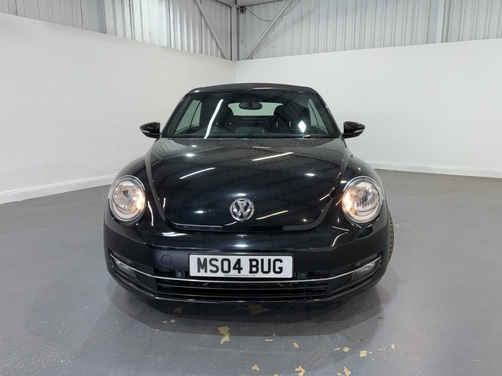 2014 Volkswagen Beetle — image 2