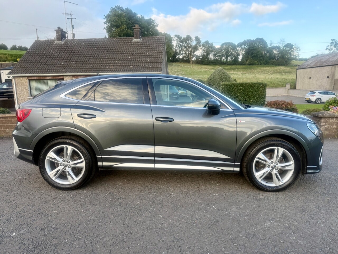 2020 AUDI Q3 2.0 TDI 35 S line Sportback Diesel S Tronic - vehicle photo 2 for sale on PureCar