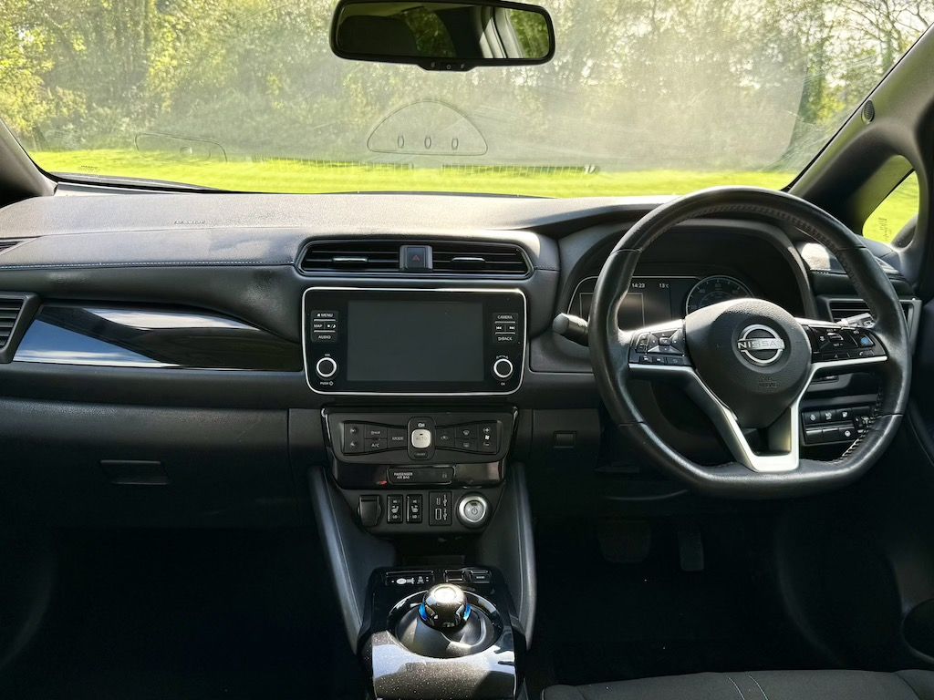 2022 72 NISSAN LEAF