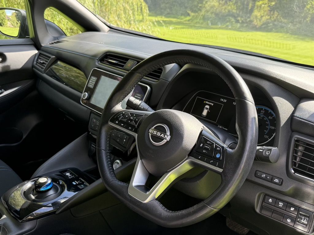 2022 72 NISSAN LEAF