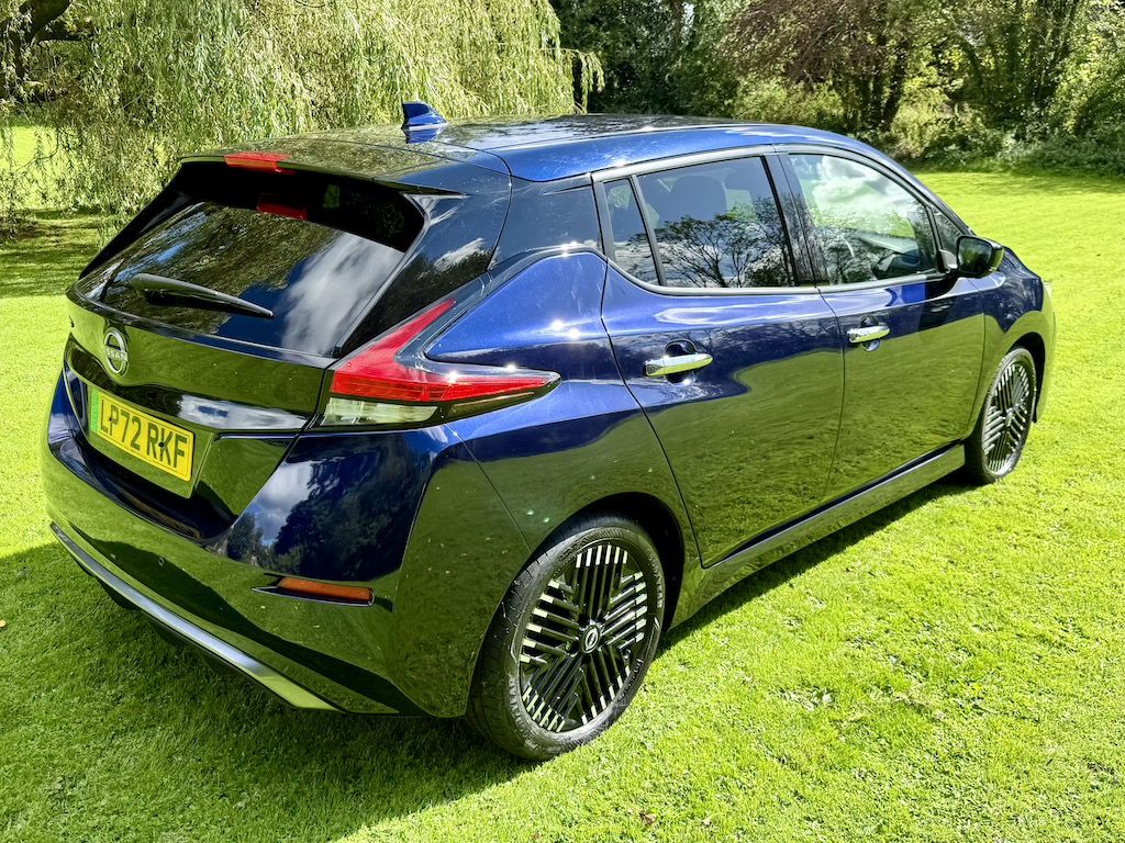 2022 72 NISSAN LEAF