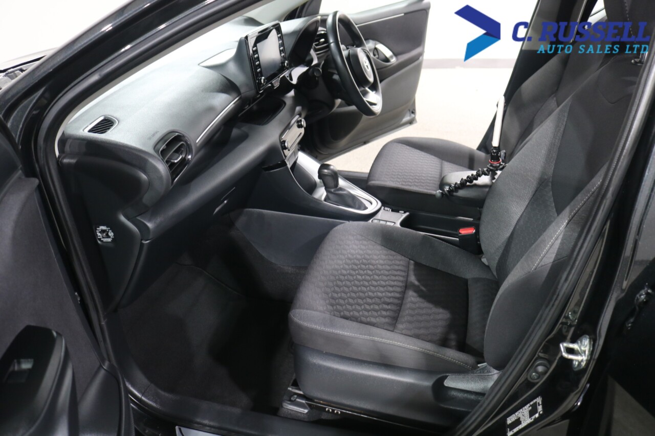 2023 TOYOTA YARIS 1.5 VVT-h Icon Hatchback 5dr Petrol Hybrid E-CVT Euro 6 (s/s) (116 ps) - vehicle photo 28 for sale on PureCar