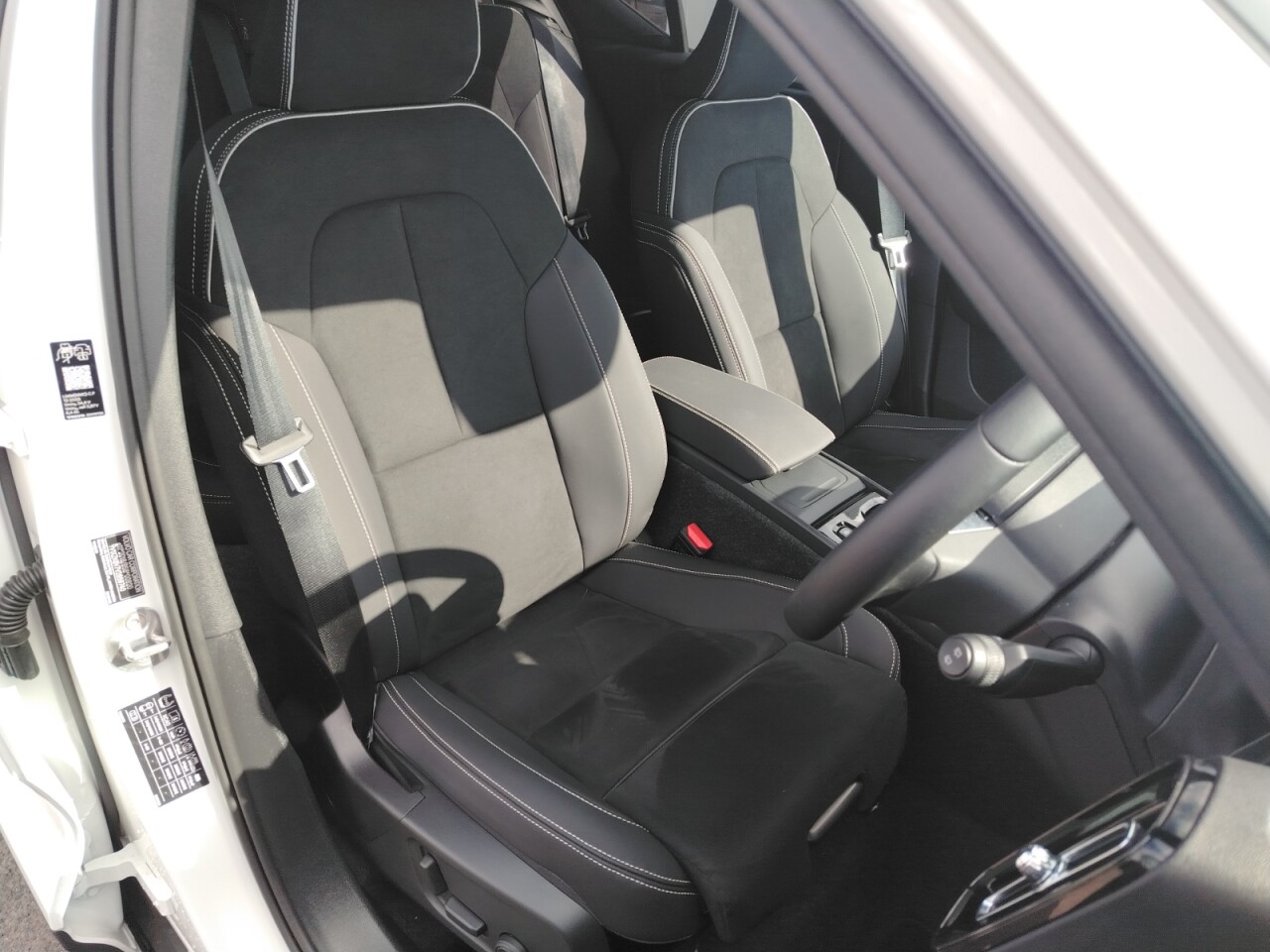 2026 VOLVO XC40 2.0 B4 MHEV Plus Black Edition SUV 5dr Petrol Hybrid DCT Auto Euro 6 (s/s) - vehicle photo 22 for sale on PureCar