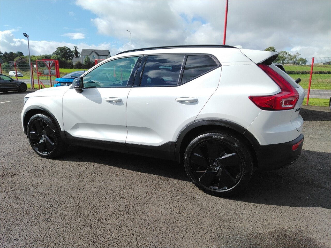 2026 VOLVO XC40 2.0 B4 MHEV Plus Black Edition SUV 5dr Petrol Hybrid DCT Auto Euro 6 (s/s) - vehicle photo 7 for sale on PureCar