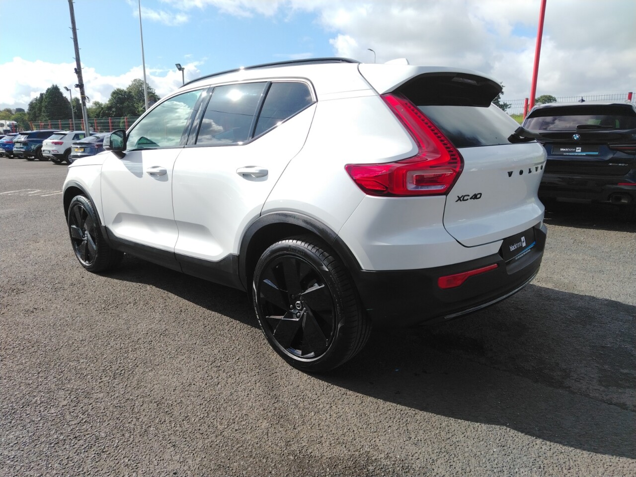 2026 VOLVO XC40 2.0 B4 MHEV Plus Black Edition SUV 5dr Petrol Hybrid DCT Auto Euro 6 (s/s) - vehicle photo 3 for sale on PureCar