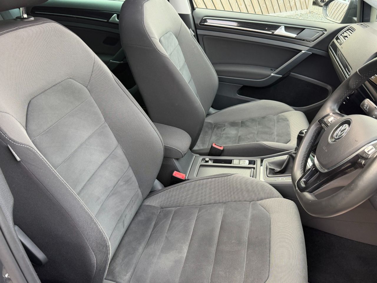 2017 VOLKSWAGEN GOLF 1.6 TDI BlueMotion Tech GT Hatchback 5dr Diesel Manual Euro 6 (s/s) (115 ps - vehicle photo 10 for sale on PureCar