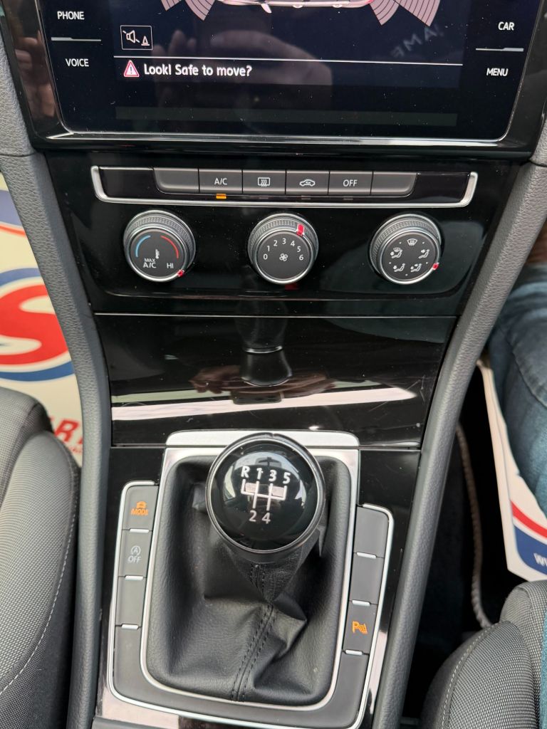 2017 VOLKSWAGEN GOLF 1.6 TDI BlueMotion Tech GT Hatchback 5dr Diesel Manual Euro 6 (s/s) (115 ps - vehicle photo 13 for sale on PureCar