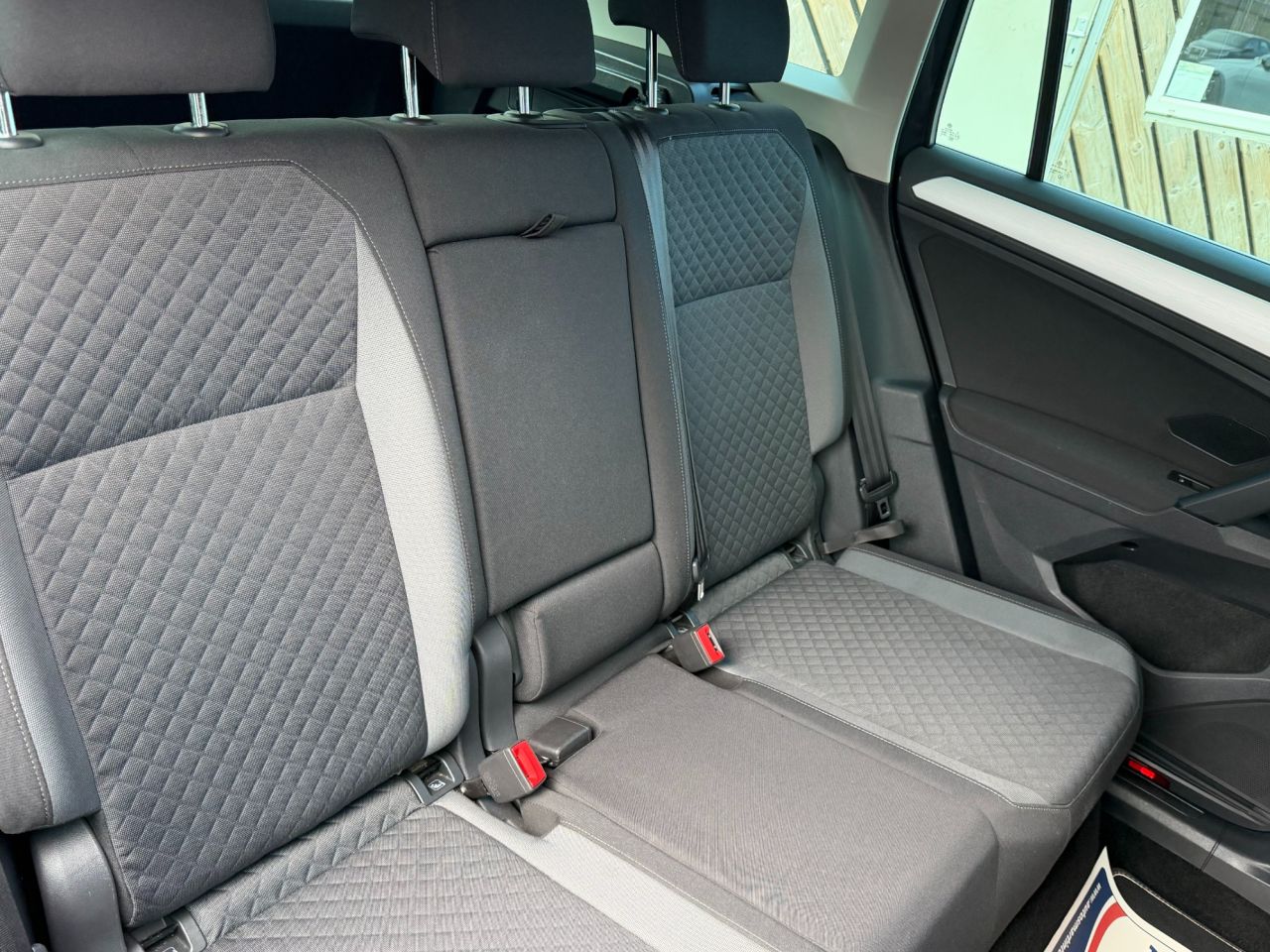 2019 VOLKSWAGEN TIGUAN 2.0 TDI Match SUV 5dr Diesel Manual Euro 6 (s/s) (150 ps) - vehicle photo 6 for sale on PureCar
