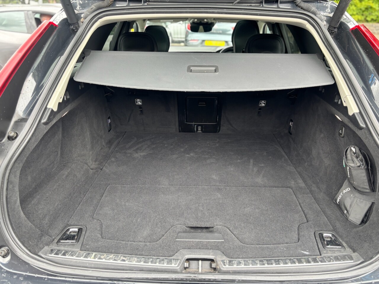 2020 VOLVO V90 2.0 D5 Inscription Plus Estate 5dr Diesel Auto AWD Euro 6 (s/s) (235 ps) - vehicle photo 18 for sale on PureCar
