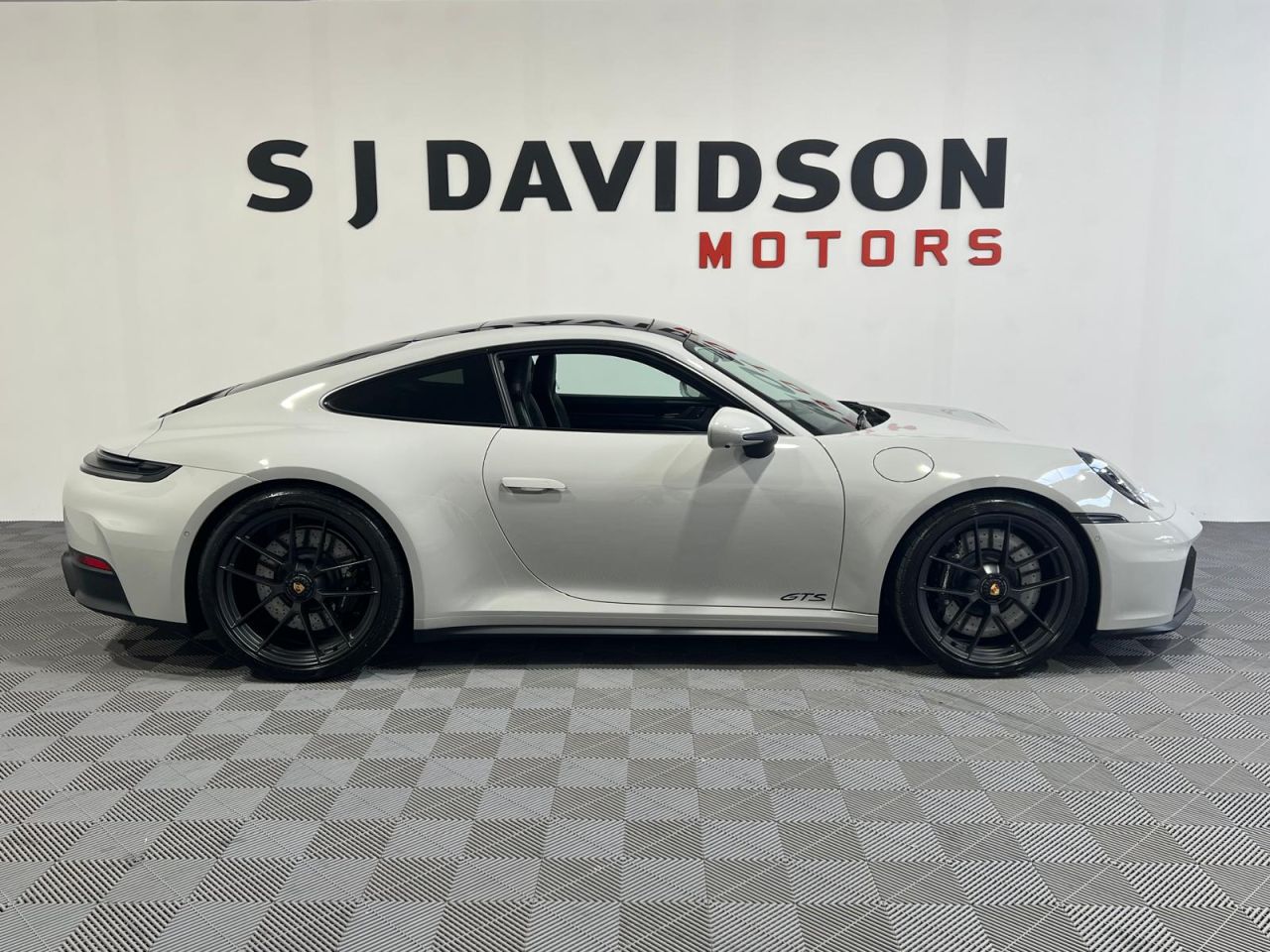 2025 PORSCHE 3.6 T-Hybrid 992 Carrera GTS Coupe 2dr Petrol Hybrid PDK Euro 6 (s/s) (541 - vehicle photo 2 for sale on PureCar