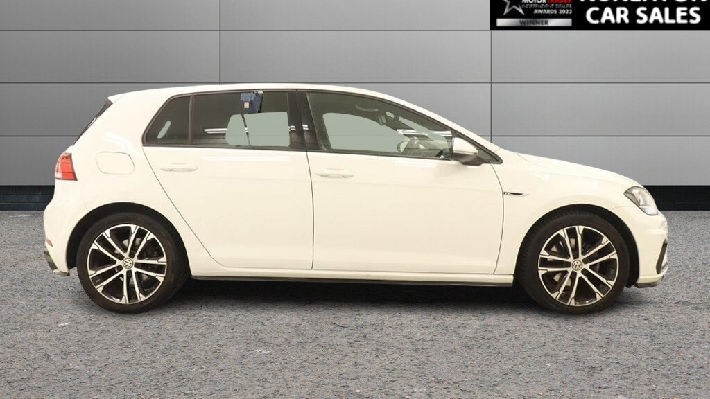 2019 Volkswagen Golf — image 2