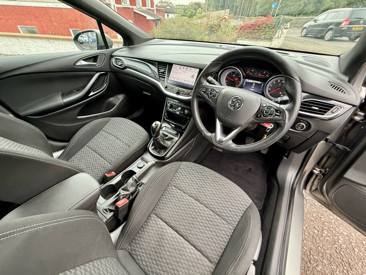 2017 VAUXHALL ASTRA 1.6 CDTi ecoFLEX SRi Nav Hatchback 5dr Diesel Manual Euro 6 (s/s) (110 ps) - vehicle photo 8 for sale on PureCar