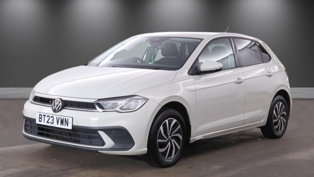 2023 Volkswagen Polo — image 2