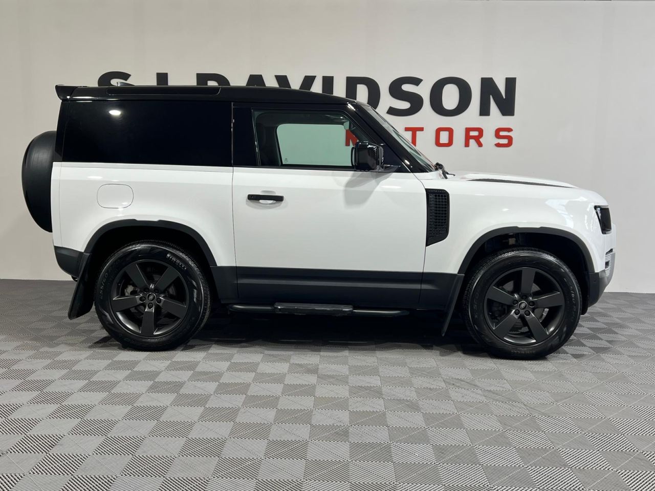 2021 LAND ROVER DEFENDER 90 3.0 D200 MHEV Hard Top SUV 3dr Diesel Auto 4WD SWB Euro 6 (s/s) (200 ps) 20 - vehicle photo 6 for sale on PureCar