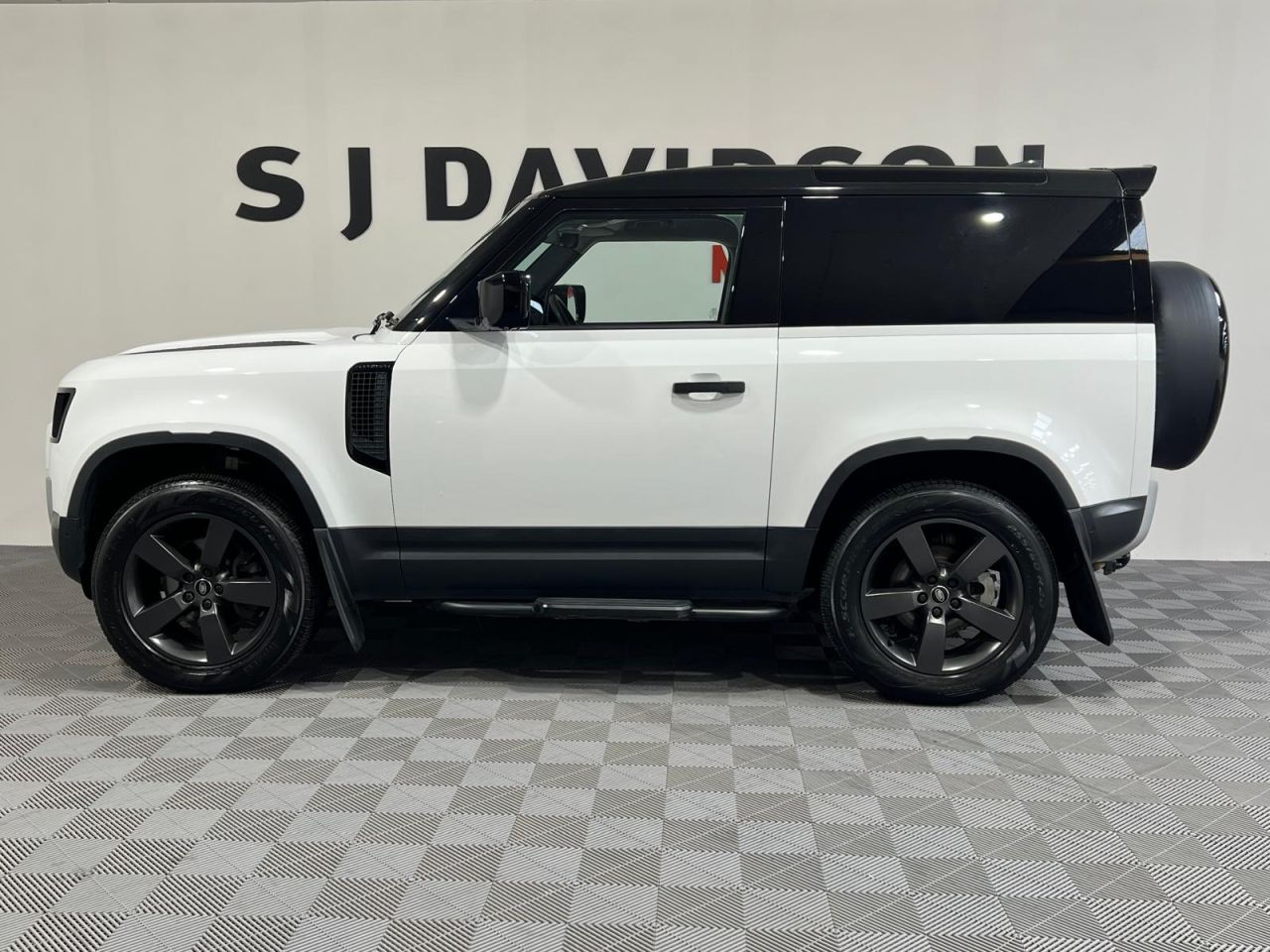 2021 LAND ROVER DEFENDER 90 3.0 D200 MHEV Hard Top SUV 3dr Diesel Auto 4WD SWB Euro 6 (s/s) (200 ps) 20 - vehicle photo 7 for sale on PureCar