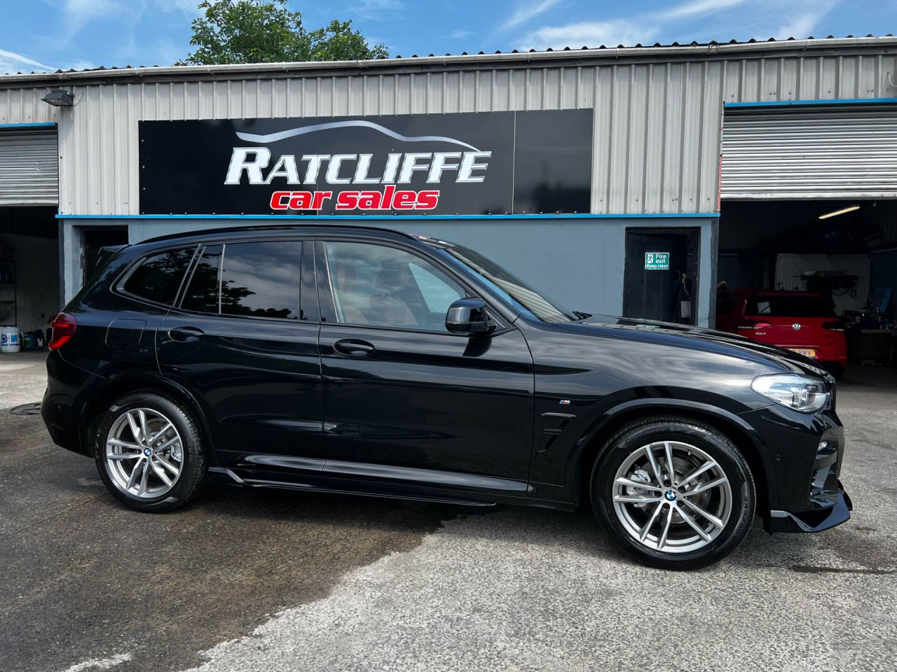 2018 BMW X3 Jun 2018 BMW X3 xDrive20d M Sport 5dr Step Auto 2018 BMW X3 xDrive20d M Sport 5dr Step Auto, ONLY 79425 MILES, MOT MAY 27, 5 SERVICES, JUST SERVICED, GLEAMING BLACK WITH TARE COGNAC LEATHER INTERIOR, SPEC INCLUDES SAT NAV, HANDS FREE, HEATED LEATHER SEATS, DAB RADIO, REVERSE CAMERA, FULL ELECTRICS, FACTORY TINTED WINDOWS, NEW AERO BODYKIT, QUAD EXHAUSTS, MSPORT MIRRORS, ALLOYS, STUNNING JEEP FIRST TO VIEW WILL BUY - vehicle photo 3 for sale on PureCar