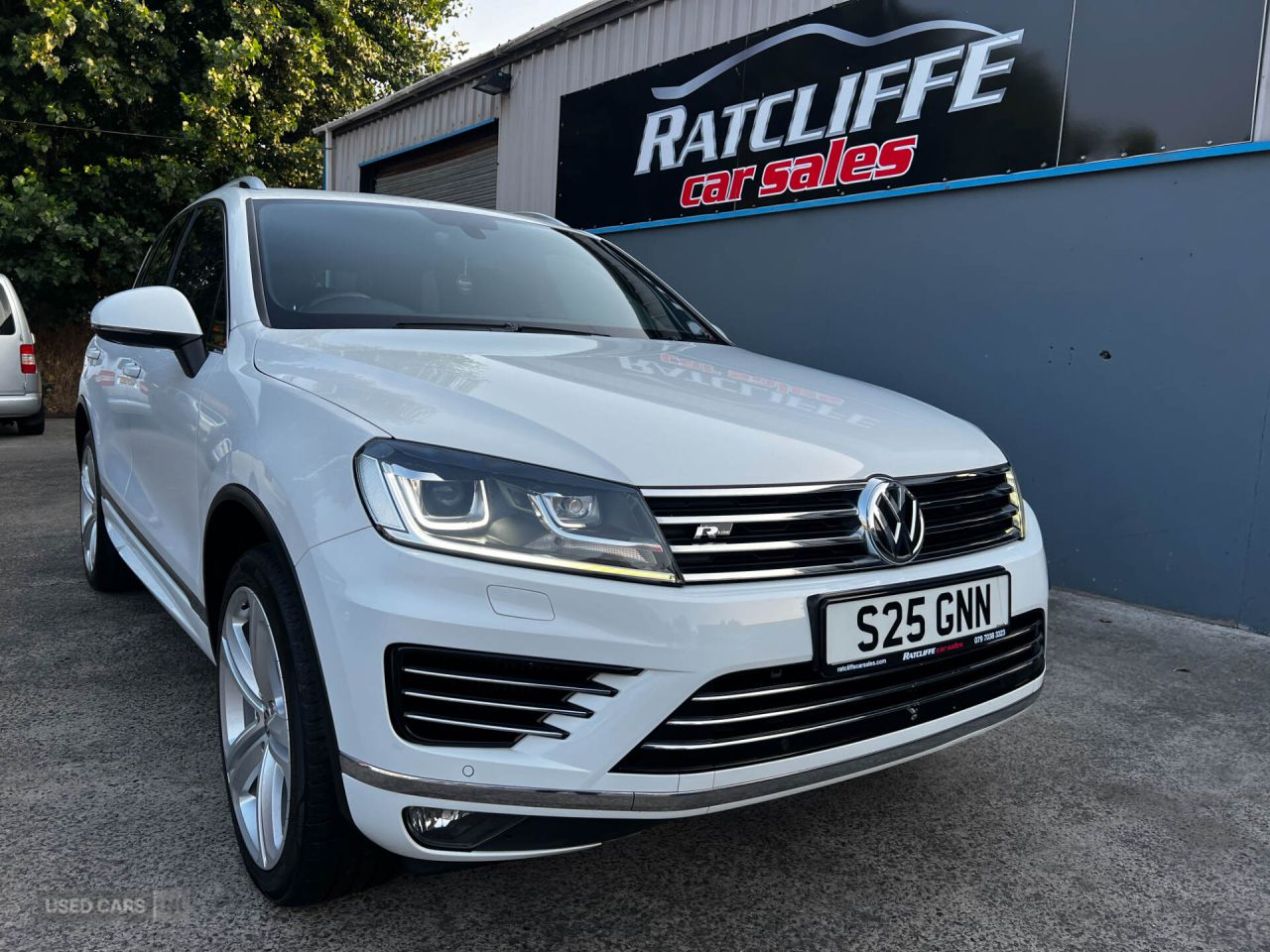 2017 VOLKSWAGEN TOUAREG 3.0 TDI V6 BlueMotion Tech R-Line Plus SUV 5dr Diesel Tiptronic 4WD Euro 6 - vehicle photo 3 for sale on PureCar