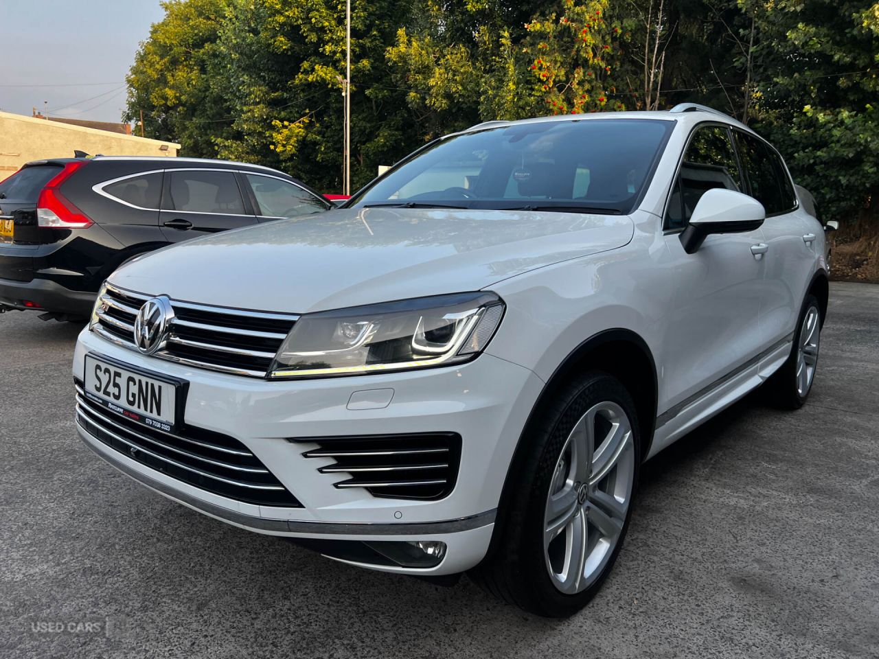 2017 VOLKSWAGEN TOUAREG 3.0 TDI V6 BlueMotion Tech R-Line Plus SUV 5dr Diesel Tiptronic 4WD Euro 6 - vehicle photo 4 for sale on PureCar