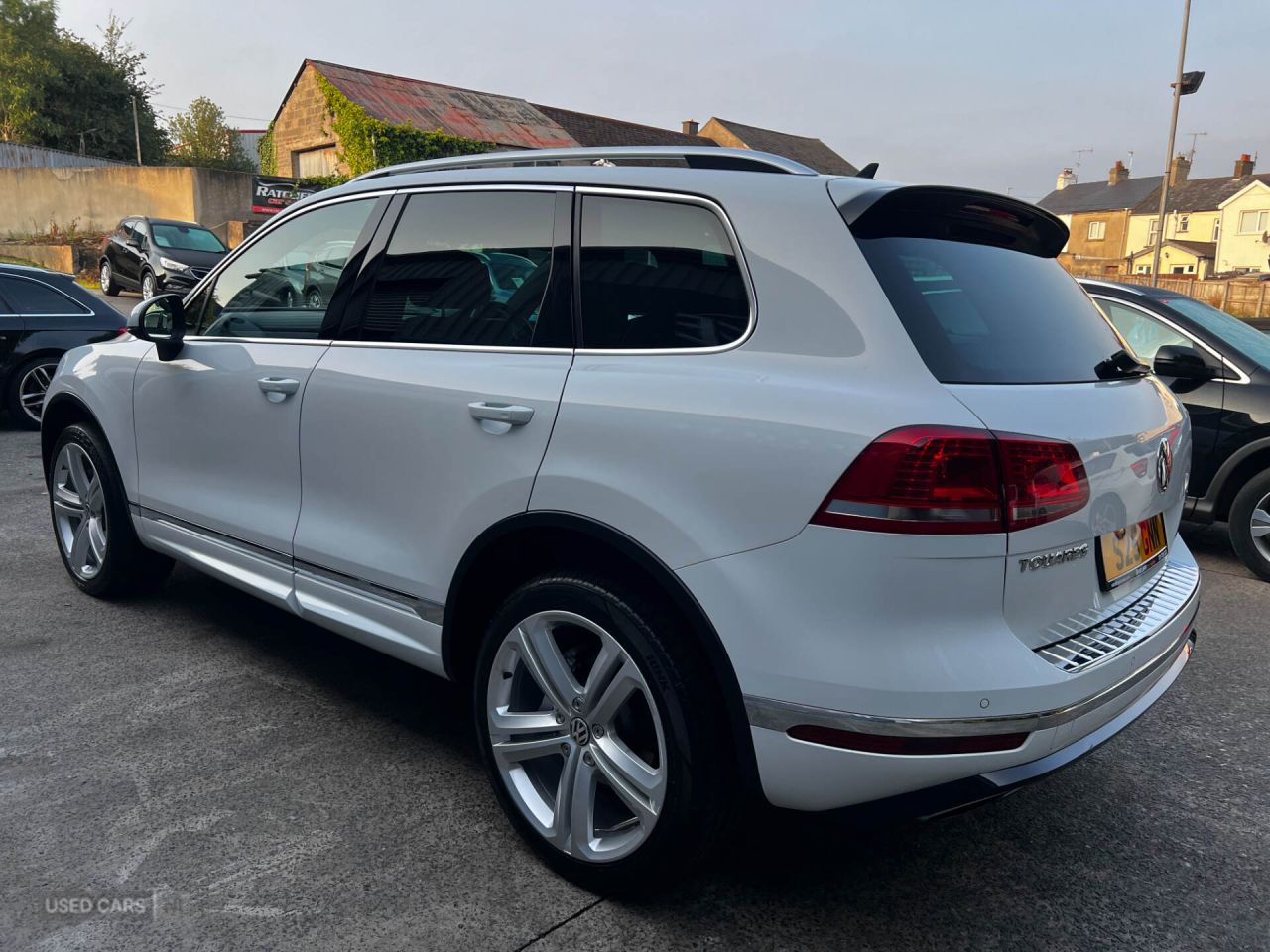 2017 VOLKSWAGEN TOUAREG 3.0 TDI V6 BlueMotion Tech R-Line Plus SUV 5dr Diesel Tiptronic 4WD Euro 6 - vehicle photo 5 for sale on PureCar