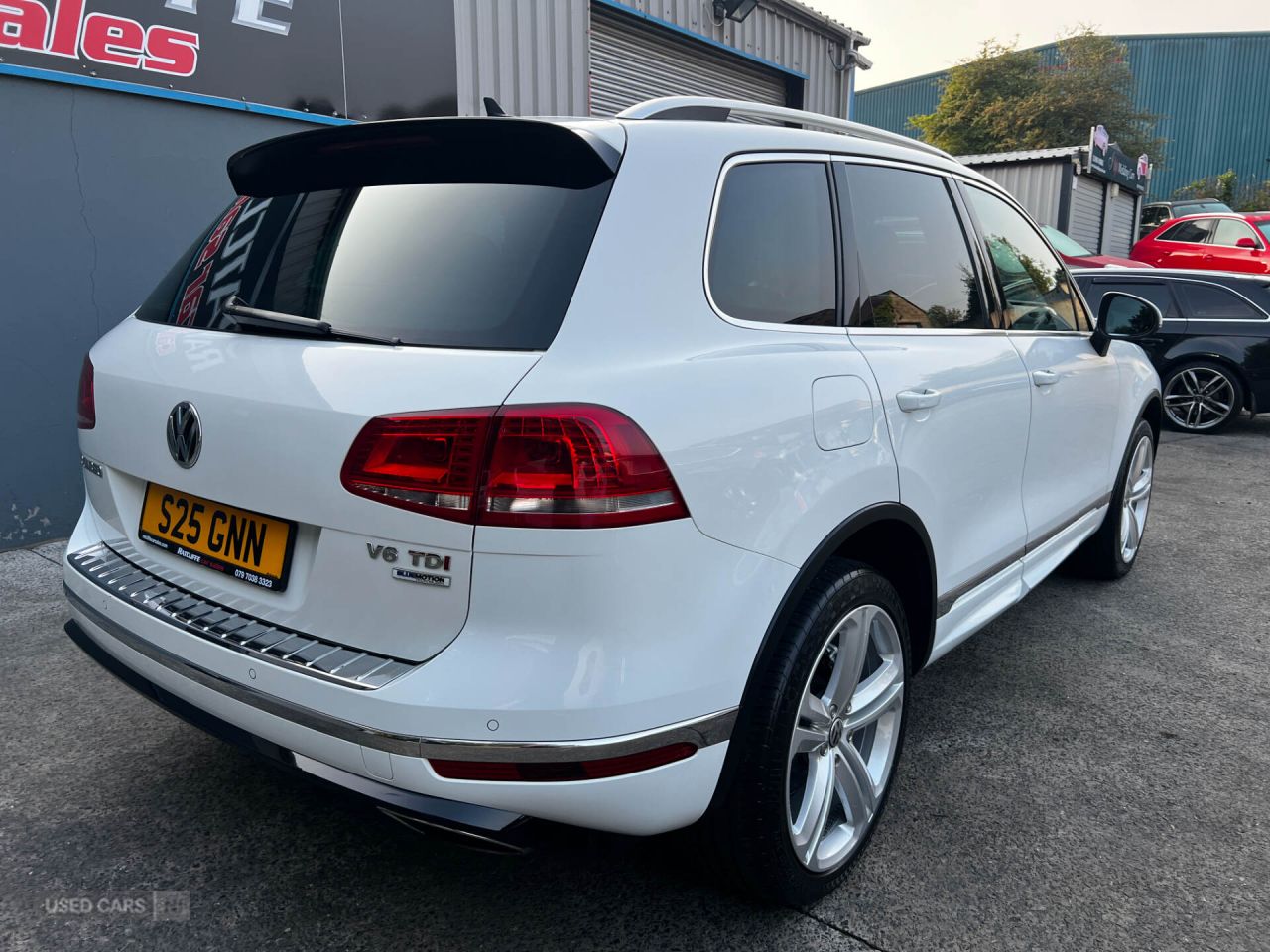 2017 VOLKSWAGEN TOUAREG 3.0 TDI V6 BlueMotion Tech R-Line Plus SUV 5dr Diesel Tiptronic 4WD Euro 6 - vehicle photo 7 for sale on PureCar